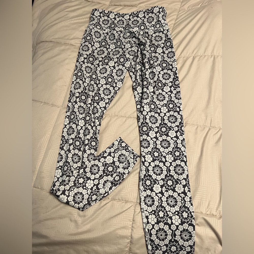 Lululemon flowers